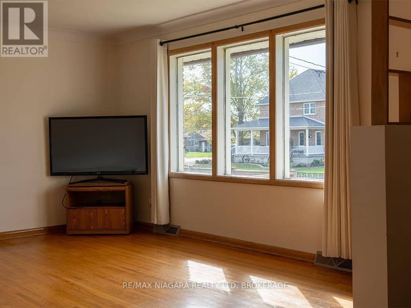 109 Hampton Avenue, Port Colborne, photo 8