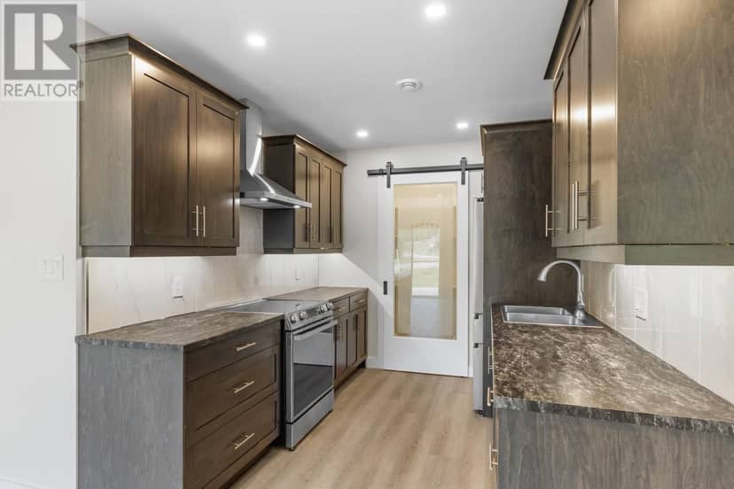 2 BALDERSTON Court, Stratford, photo 4