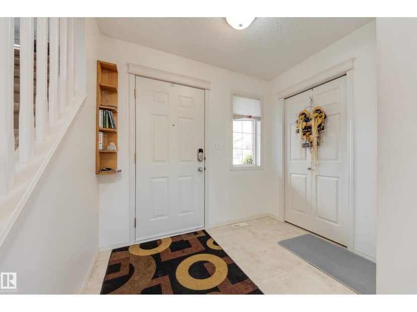 553 Glenwright Cr NW, Edmonton, photo 4