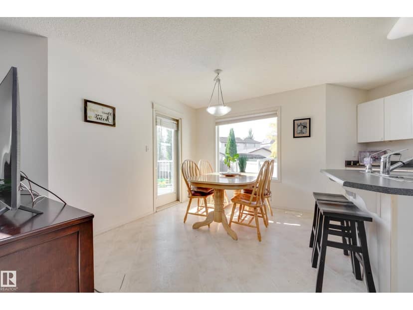 553 Glenwright Cr NW, Edmonton, photo 8