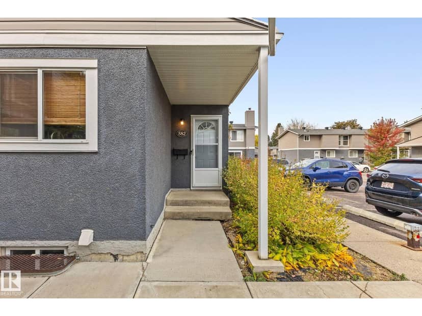 582 Lakewood Rd N NW, Edmonton, photo 3