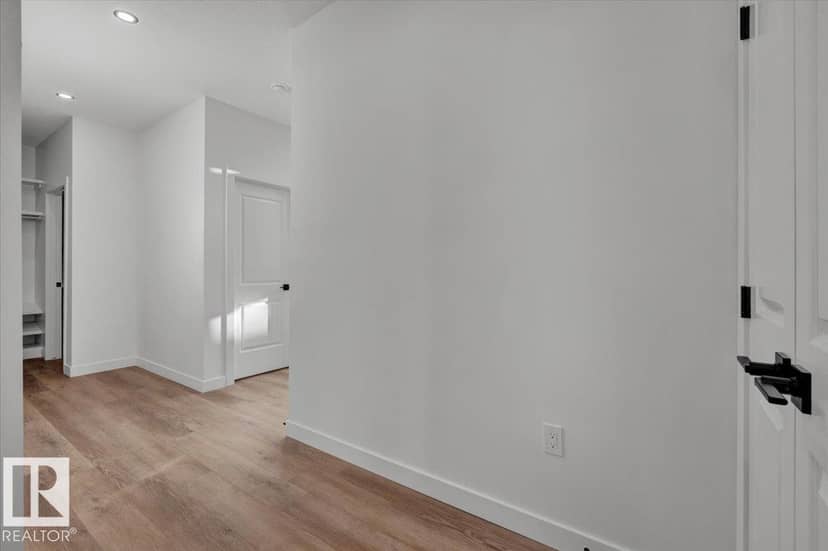 1115 Gyrfalcon Cr NW, Edmonton, photo 6