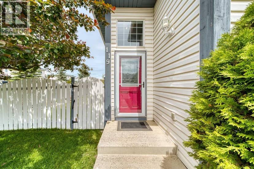 119 Applemont Close SE, Calgary, photo 3