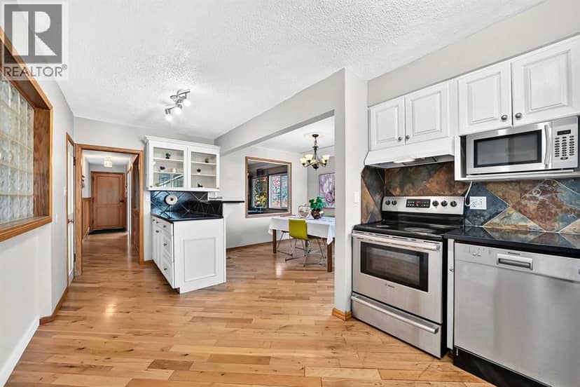 2208 Capitol Hill Crescent NW, Calgary, photo 4