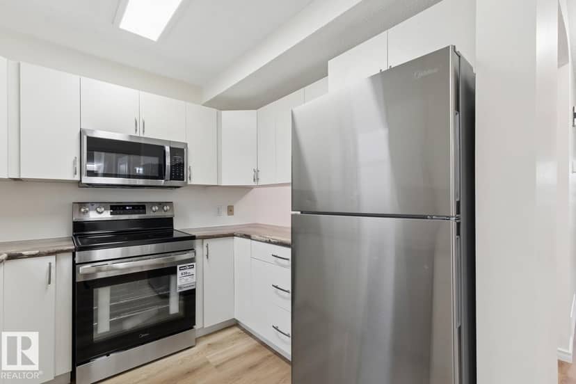 10475 24 AV NW, Edmonton, photo 2