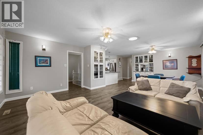 5012 53 Street, Stettler, photo 8