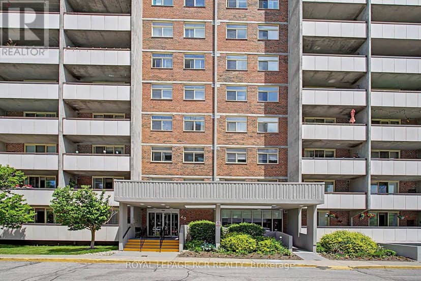 1011 - 40 William Roe Boulevard, Newmarket, photo 2