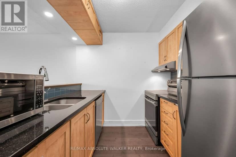 902 - 154 Nelson Street, Ottawa, photo 3