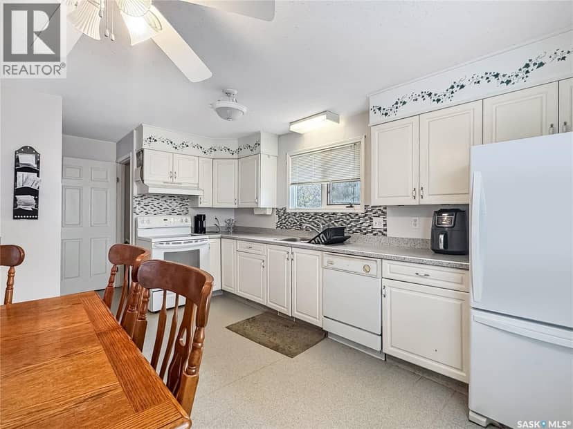 117 Hudek AVENUE W, Hafford, photo 3