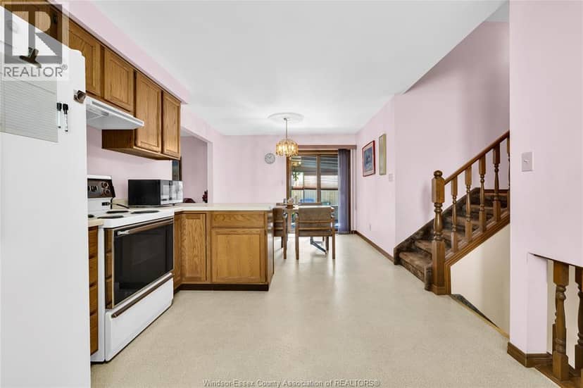1613 Everts, Windsor, photo 4
