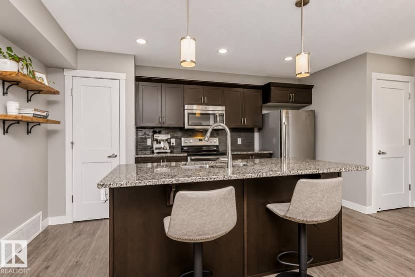 2115 Trumpeter Wy NW, Edmonton, photo 6
