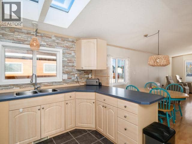 225-989 Range Road, Whitehorse, photo 7