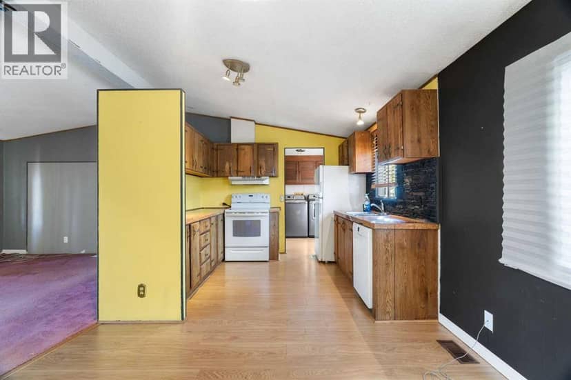 320 Railway Avenue NW, Langdon, photo 7