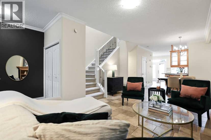 2705 11 Avenue SE, Calgary, photo 2