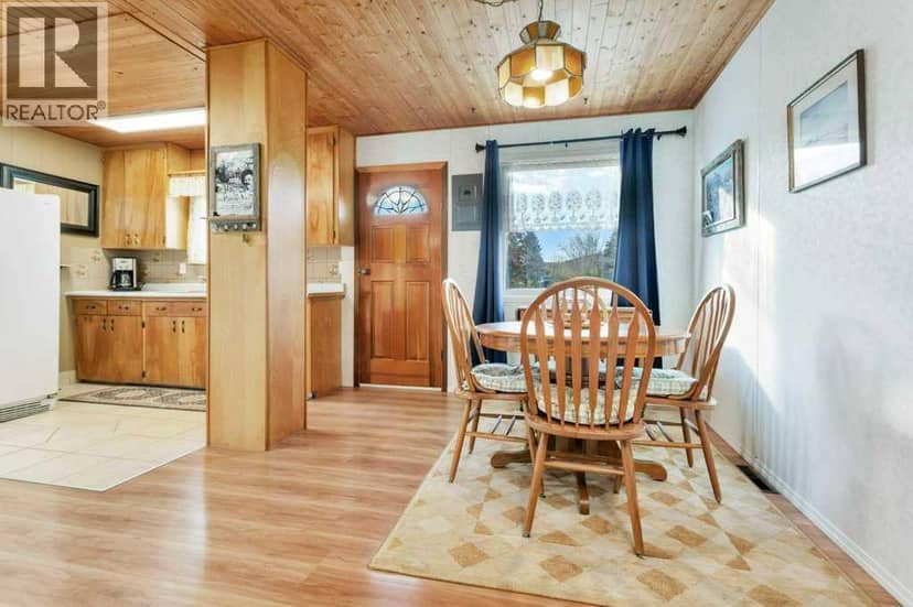 4910 56 Avenue, Rimbey, photo 4