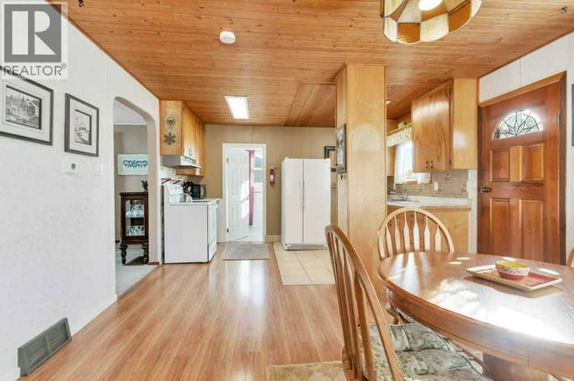 4910 56 Avenue, Rimbey, photo 8