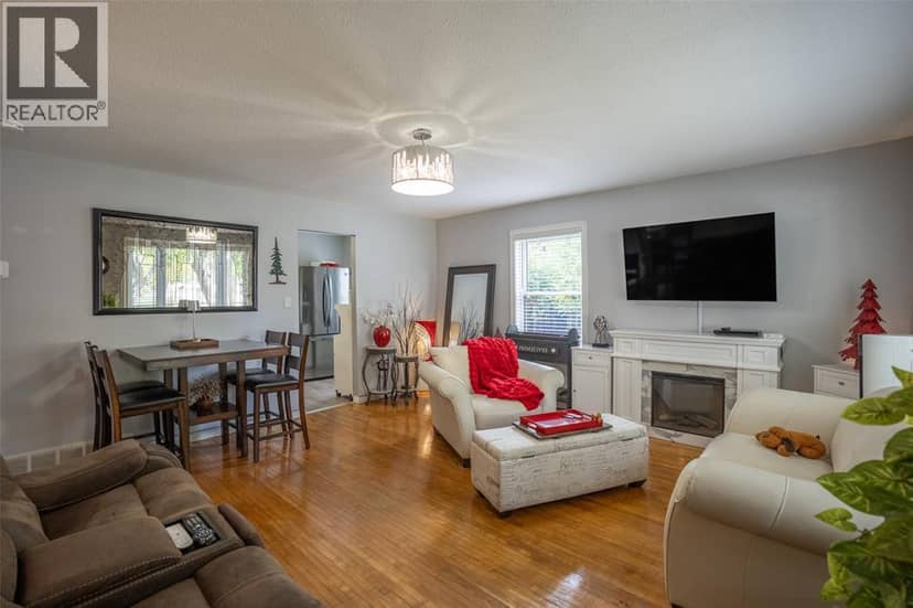 549 Cromwell Street, Sarnia, photo 3