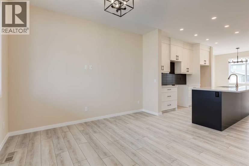 227 Vista Road, Crossfield, photo 3