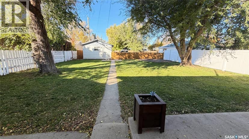 735 Jasper STREET, Maple Creek, photo 3
