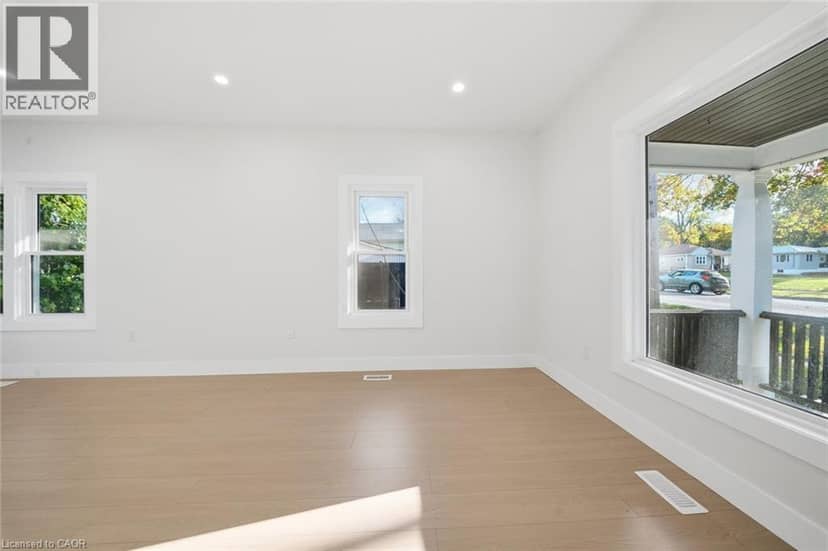 217 QUEEN Street N, Simcoe, photo 5