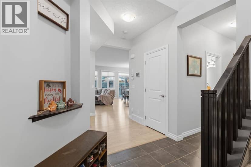 411 Hillcrest Circle SW, Airdrie, photo 6
