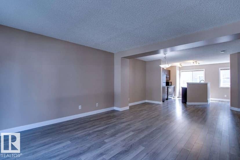 #15 8304 11 AV SW, Edmonton, photo 3