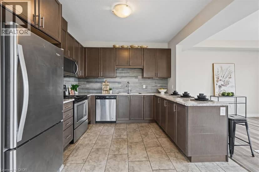 100 LINKS Crescent, Woodstock, photo 6