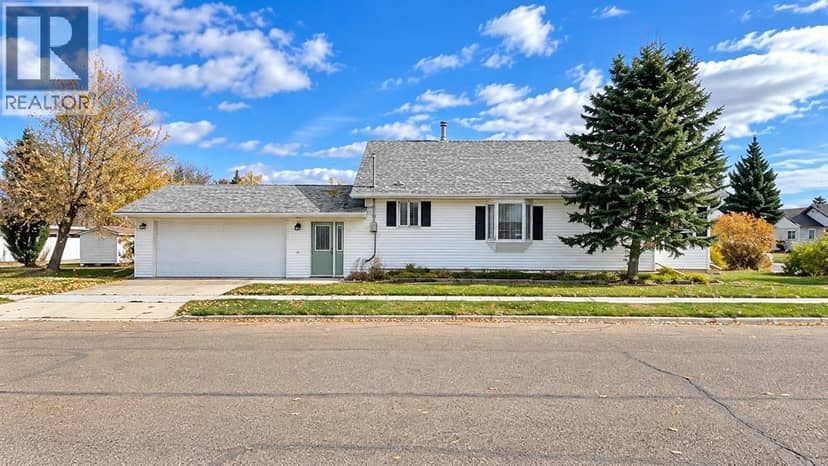 320 4 Avenue W, Hanna