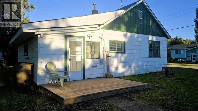 9834 100 Ave, Plamondon