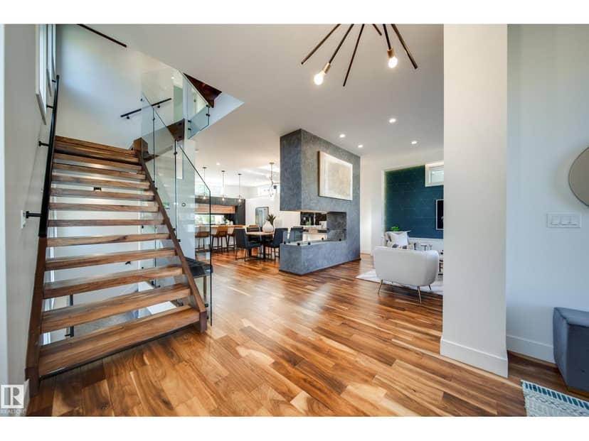 44B Valleyview Cr NW, Edmonton, photo 3