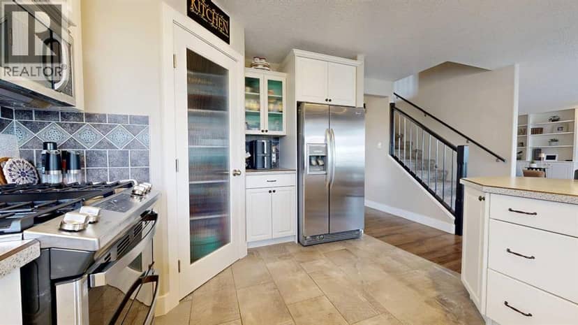 9302 Lakeshore Court, Grande Prairie, photo 8