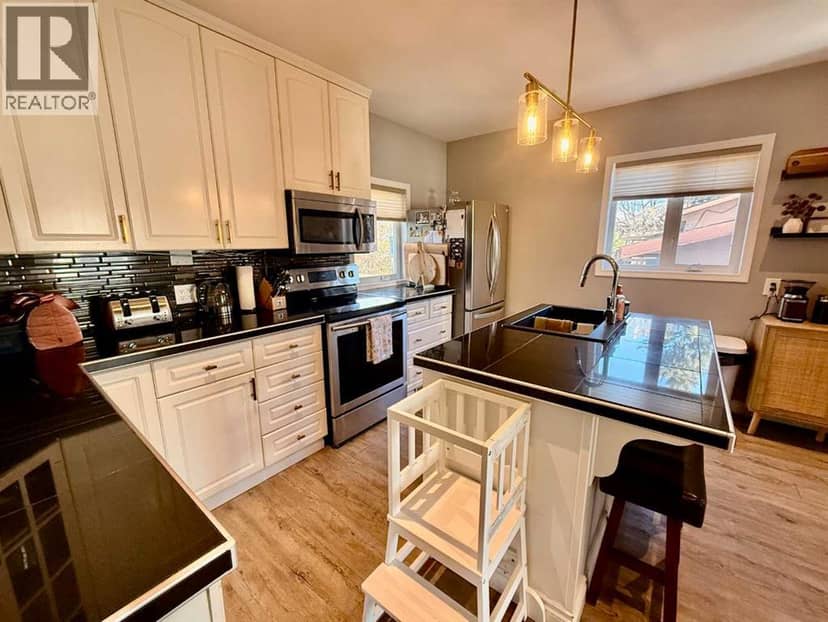 4832 51 Avenue, Irma, photo 5