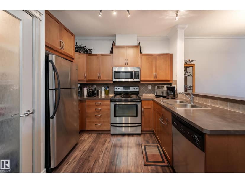 #211 10121 80 AV NW, Edmonton, photo 3