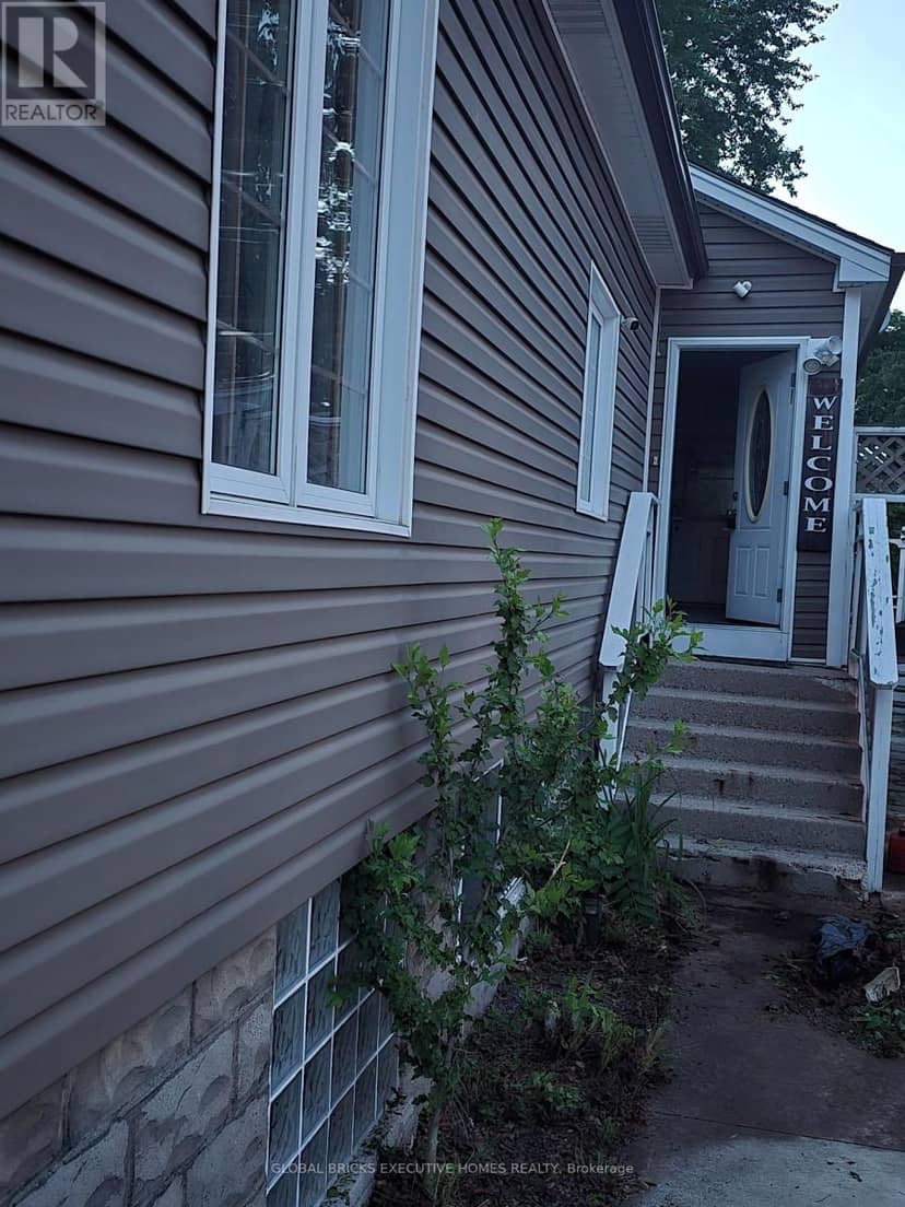 276 Cameron Street N, Sarnia, photo 3