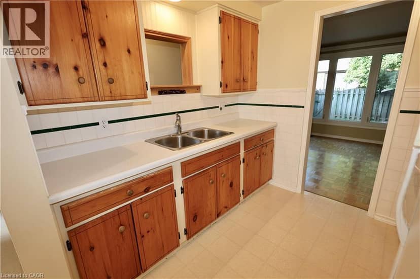 91 AVONWOOD Drive Unit# 34, Stratford, photo 2