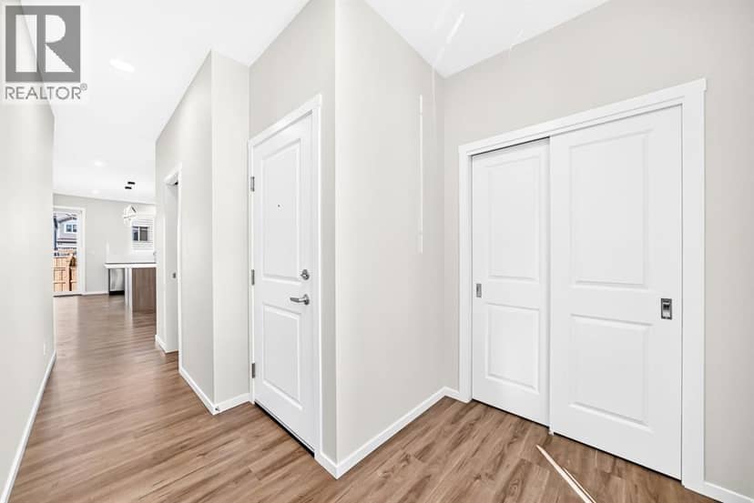 118 Yorkstone Villas SW, Calgary, photo 4