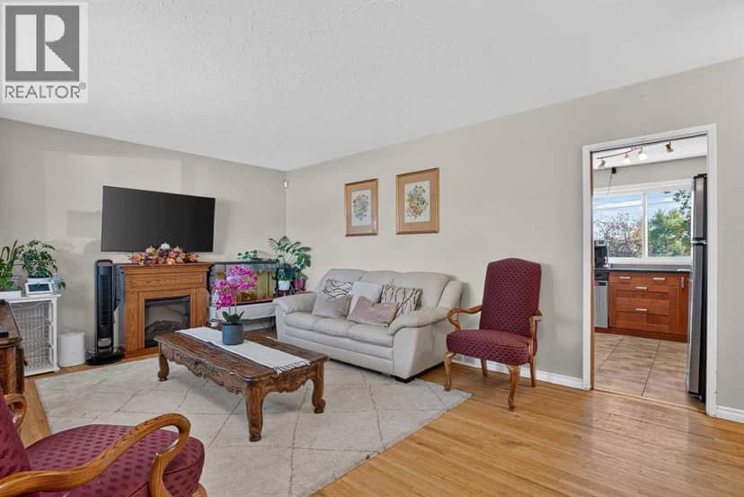 4539 26 Avenue SW, Calgary, photo 4