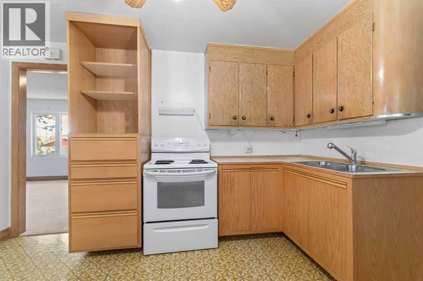 320 4 Avenue S, Three Hills, photo 3