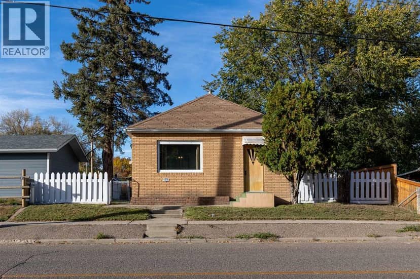 1114 Bridge Street SE, Medicine Hat