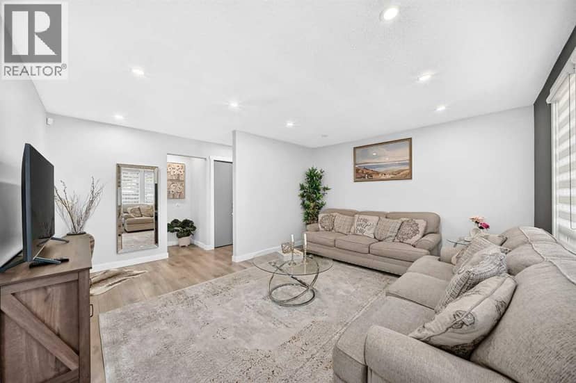 6020 18 Avenue NE, Calgary, photo 4