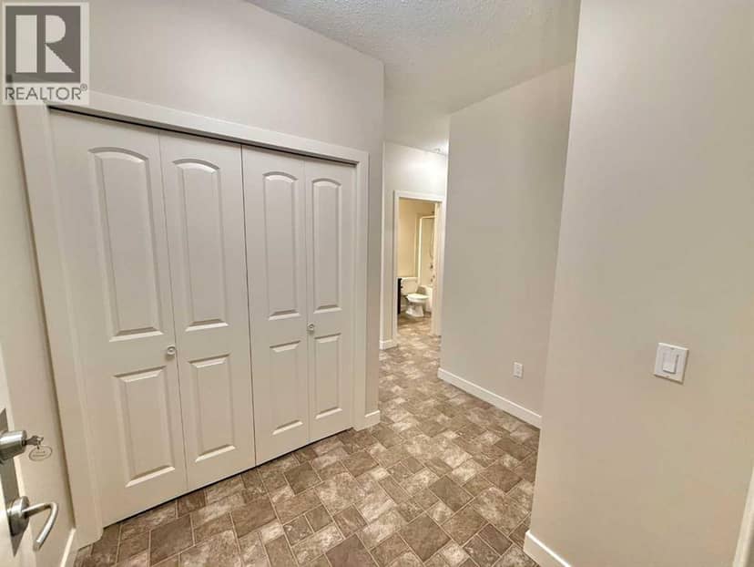 202, 109 Seabolt Drive, Hinton, photo 6