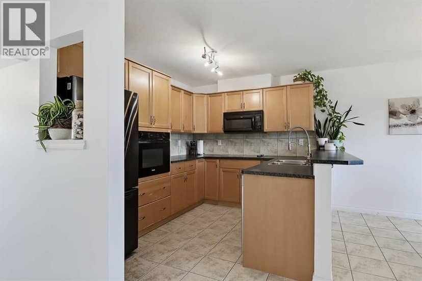 23 Tucker Circle, Okotoks, photo 3