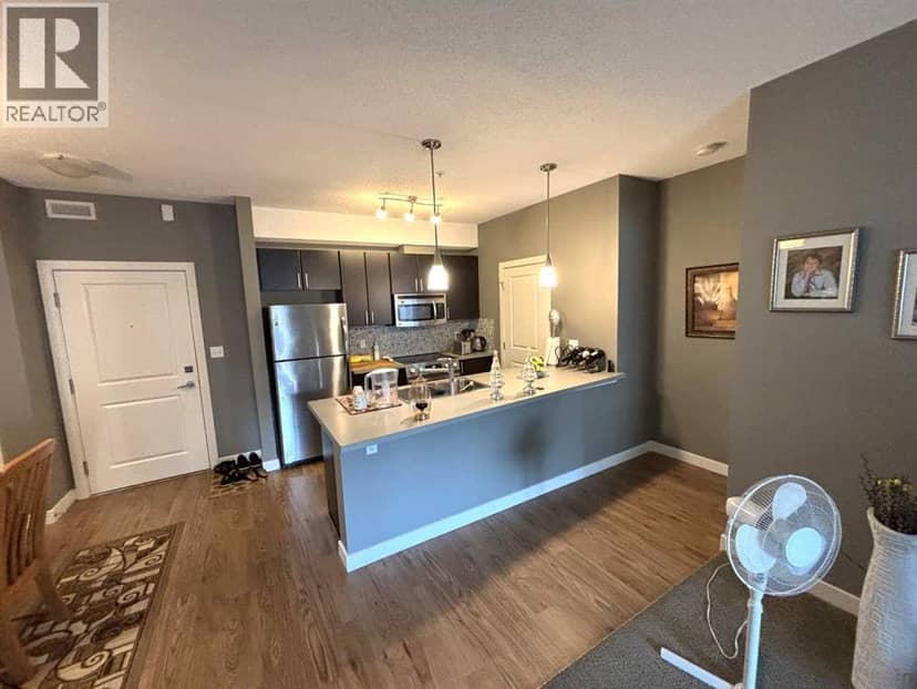 212, 11 Millrise Drive SW, Calgary, photo 4