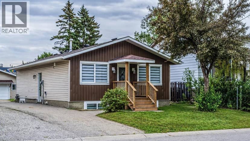 48 Doverglen Crescent SE, Calgary, photo 2