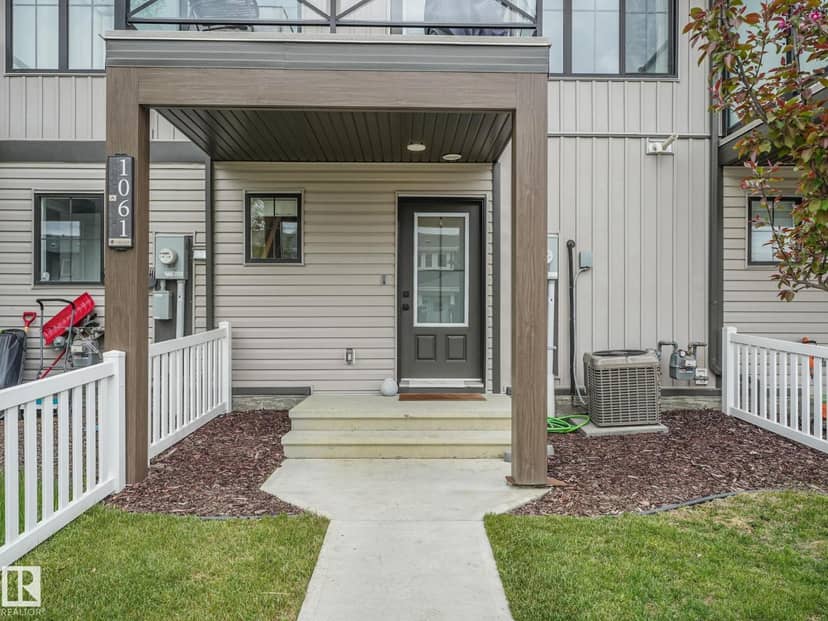 1061 Cy Becker Rd NW, Edmonton, photo 3