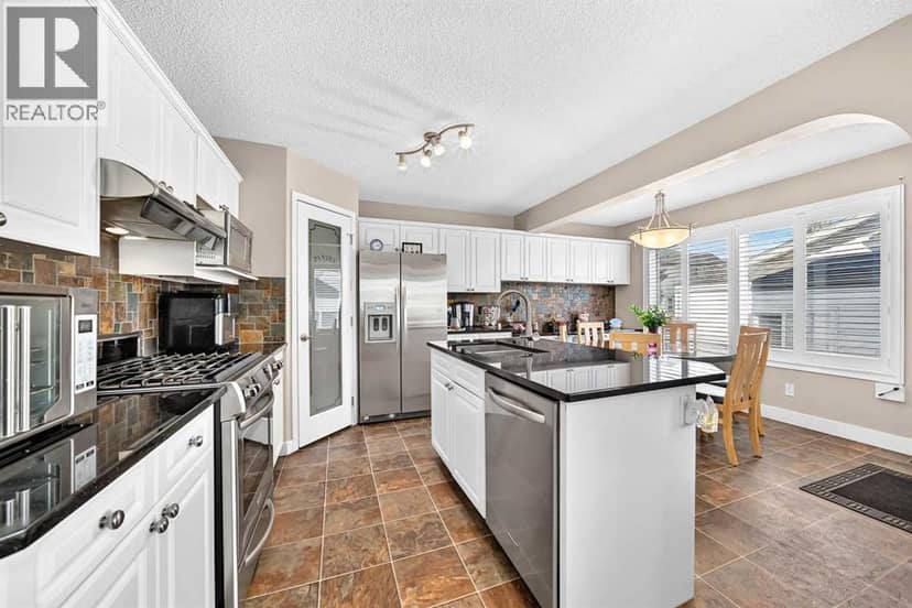 826 Applewood Drive SE, Calgary, photo 6