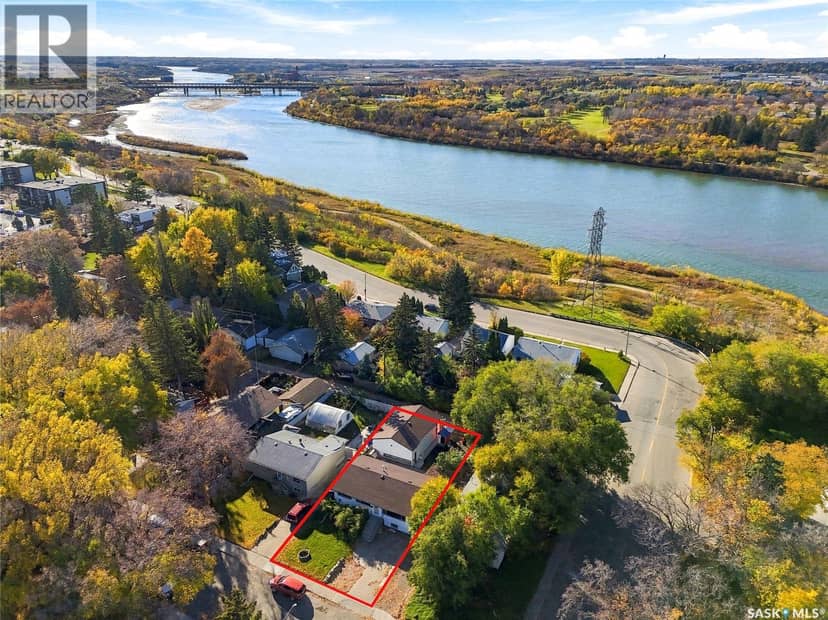 1906 St Charles AVENUE, Saskatoon, photo 4