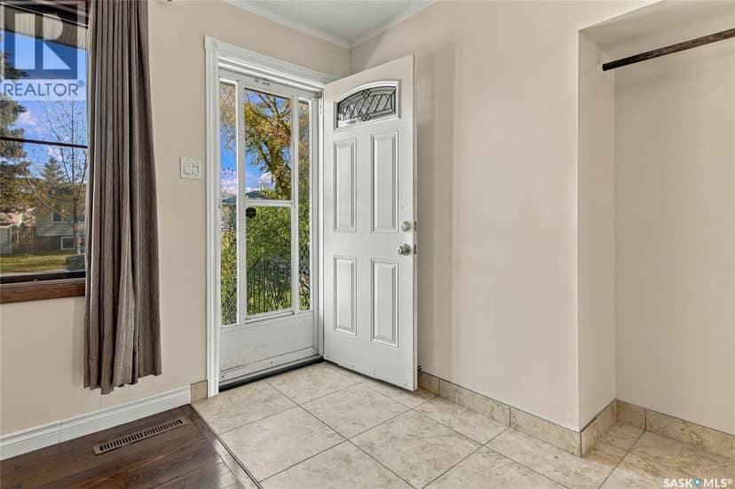 1906 St Charles AVENUE, Saskatoon, photo 6