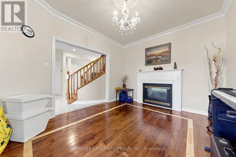 1 Trent Street, Aurora, photo 4