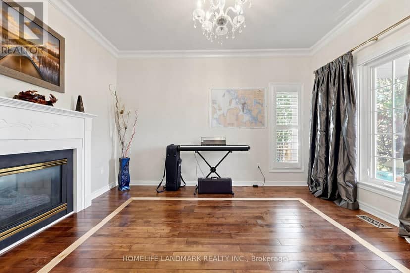 1 Trent Street, Aurora, photo 5